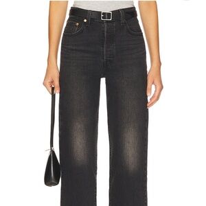 Ribcage Straight Ankle Jeans in Loom About
LEVI'S 29W x 27L